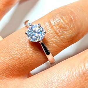 1CT Moissanite ring